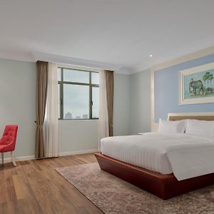 Deluxe One-Bedroom Suite