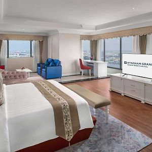 Corner Suite